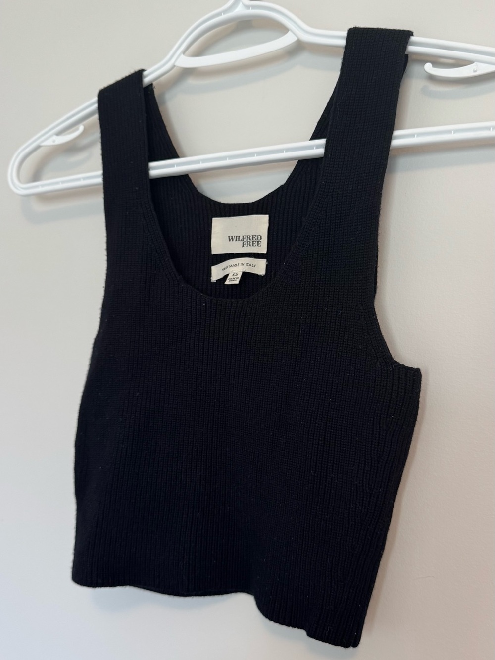 Aritzia Wilfred Free Black Ribbed Knit Tank Top